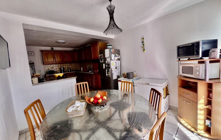 Villa SAINT-GILLES (30800)  117 m2 246 000 € 