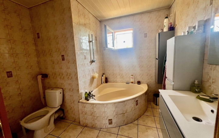 Villa SAINT-GILLES (30800)  117 m2 246 000 € 