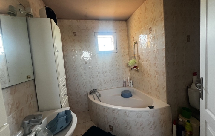 Villa SAINT-GILLES (30800)  96 m2 225 000 € 