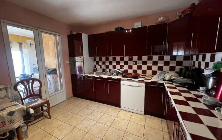 Villa SAINT-GILLES (30800)  96 m2 225 000 € 