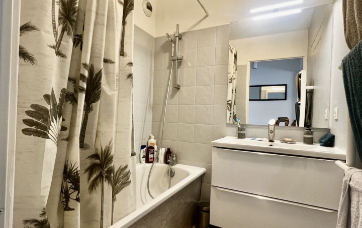 2 Pièces SAINT-GILLES (30800)  53 m2 115 000 € 