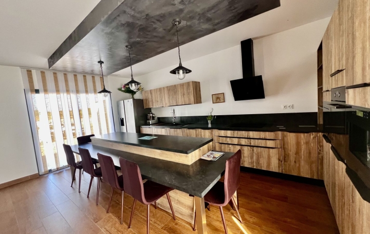 Villa SAINT-GILLES (30800)  118 m2 495 000 € 