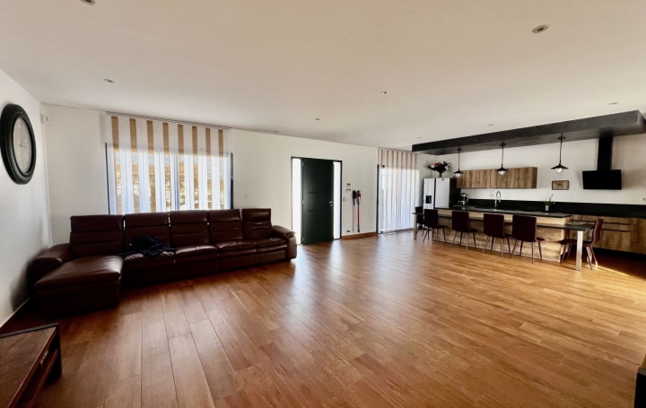 Villa SAINT-GILLES (30800)  118 m2 495 000 € 