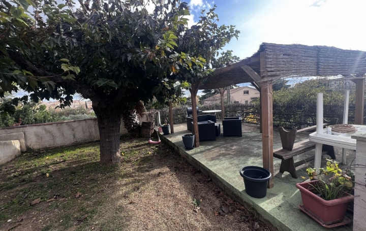 Villa SAINT-GILLES (30800)  100 m2 310 000 € 