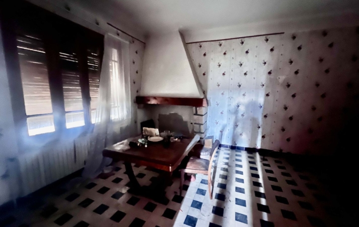 Villa SAINT-GILLES (30800)  135 m2 230 000 € 