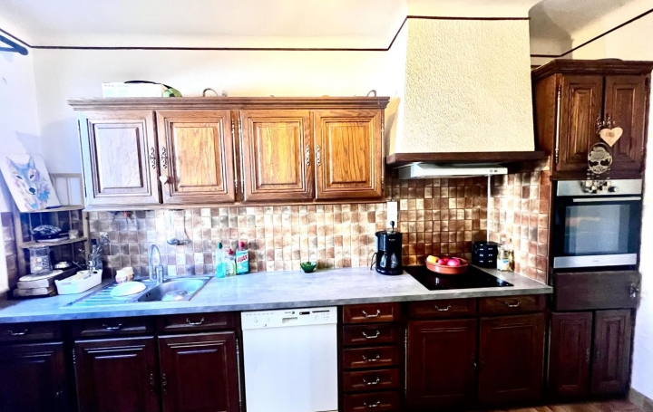 Maison de village SAINT-GILLES (30800)  80 m2 95 000 € 