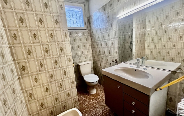 Maison de village SAINT-GILLES (30800)  239 m2 270 000 € 