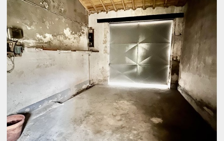 Maison de village SAINT-GILLES (30800)  239 m2 270 000 € 