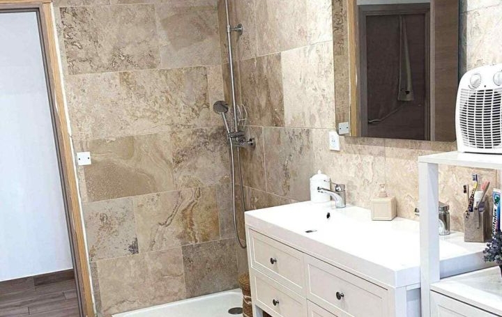 Villa SAINT-GILLES (30800)  119 m2 295 000 € 