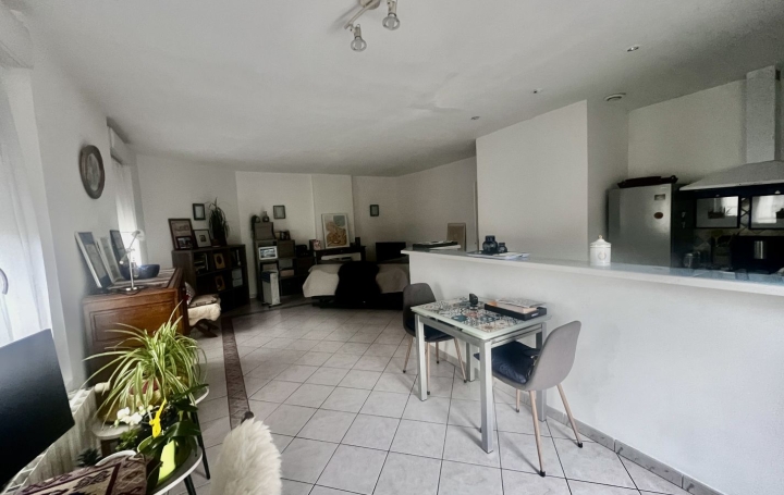 Immeuble SAINT-GILLES (30800)  130 m2 199 000 € 