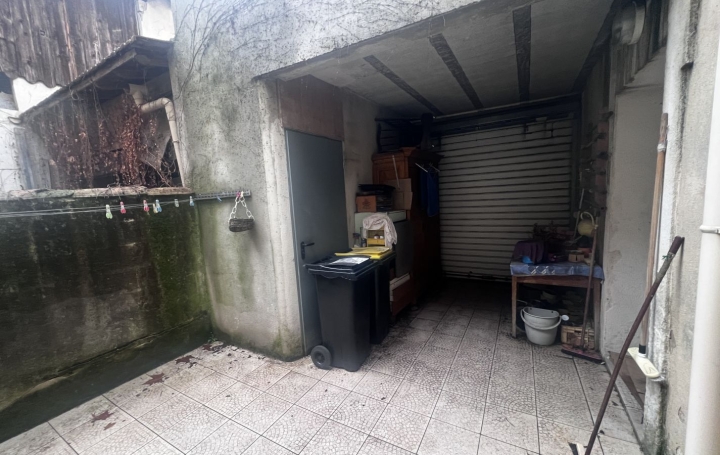 Immeuble SAINT-GILLES (30800)  130 m2 199 000 € 