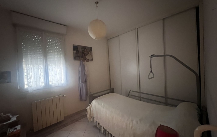 Immeuble SAINT-GILLES (30800)  130 m2 199 000 € 