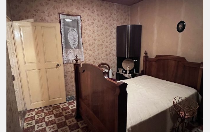 Maison SAINT-GILLES (30800)  164 m2 252 000 € 