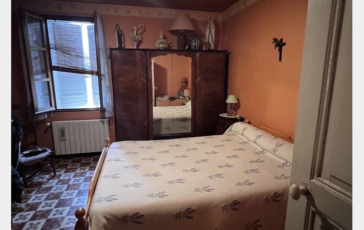 Maison SAINT-GILLES (30800)  164 m2 252 000 € 