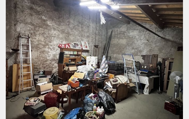 Maison SAINT-GILLES (30800)  164 m2 252 000 € 