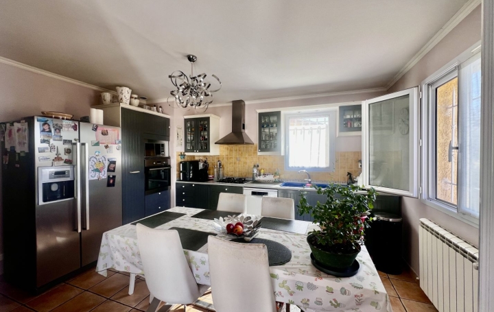 Villa SAINT-GILLES (30800)  160 m2 399 000 € 