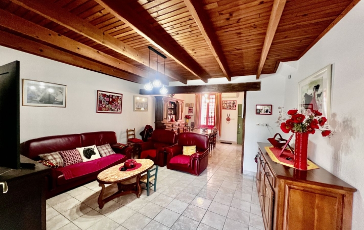 Maison de ville SAINT-GILLES (30800)  115 m2 257 200 € 