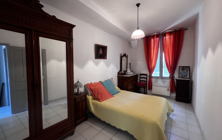 Maison de ville SAINT-GILLES (30800)  115 m2 257 200 € 