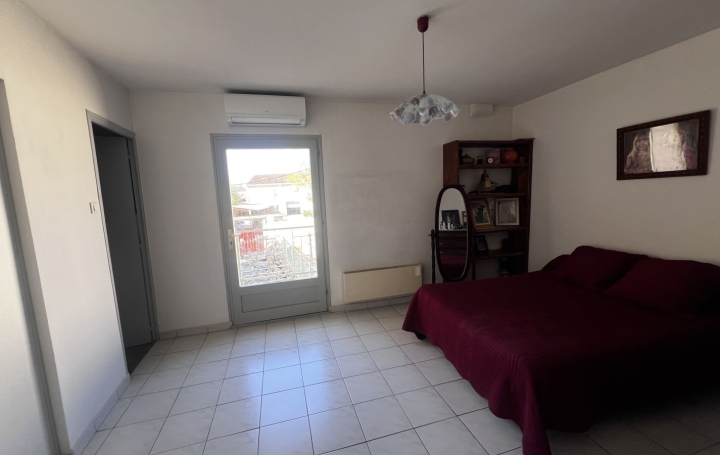 Maison de ville SAINT-GILLES (30800)  115 m2 257 200 € 