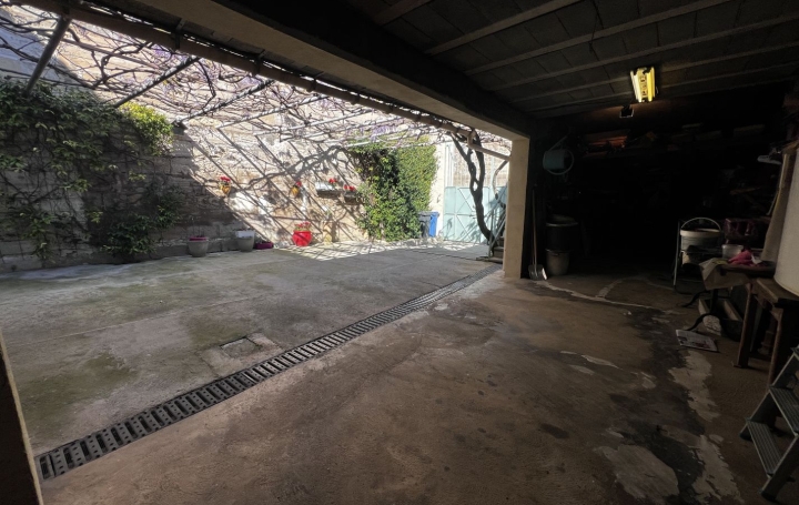 Maison de ville SAINT-GILLES (30800)  115 m2 257 200 € 