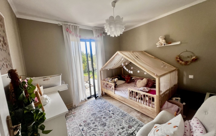 Villa SAINT-GILLES (30800)  106 m2 424 000 € 