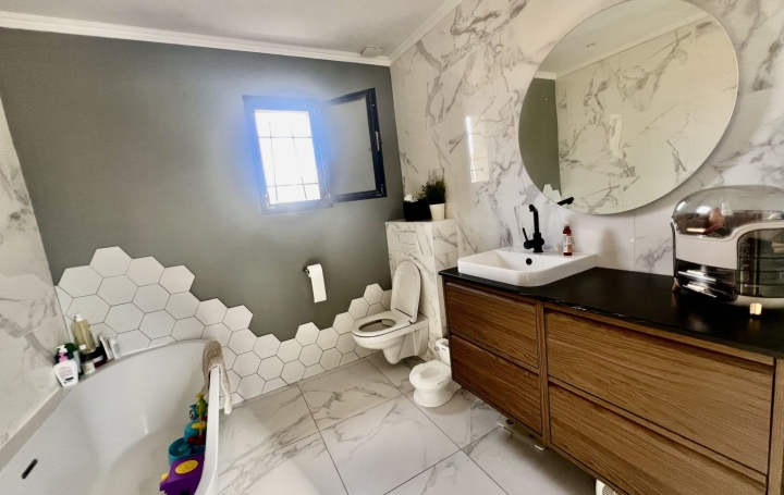 Villa SAINT-GILLES (30800)  106 m2 424 000 € 