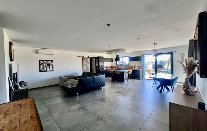 Villa SAINT-GILLES (30800)  120 m2 349 900 € 