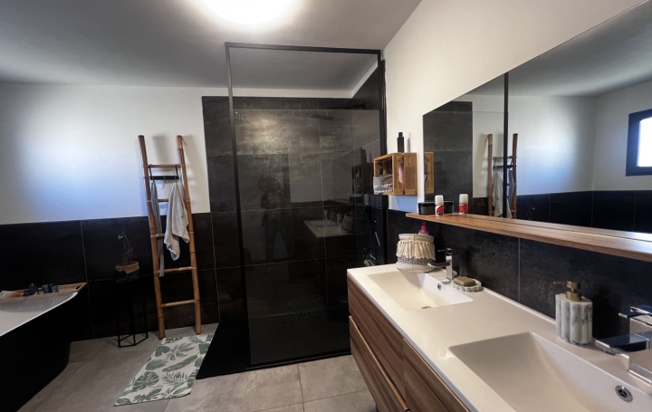 Villa SAINT-GILLES (30800)  120 m2 349 900 € 