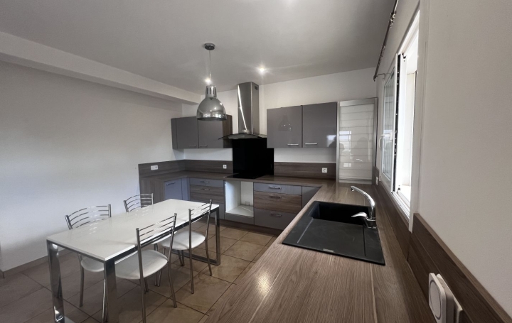 Villa SAINT-GILLES (30800)  105 m2 345 000 € 