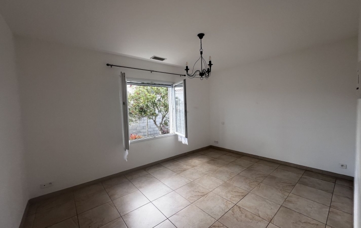 Villa SAINT-GILLES (30800)  105 m2 345 000 € 