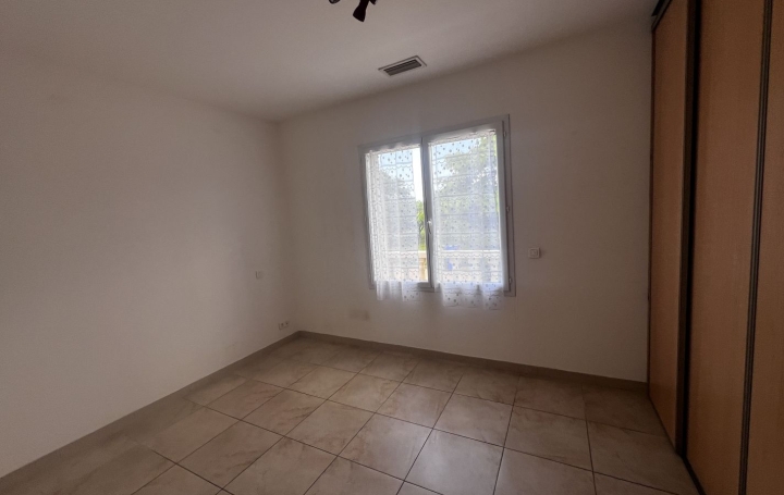 Villa SAINT-GILLES (30800)  105 m2 345 000 € 