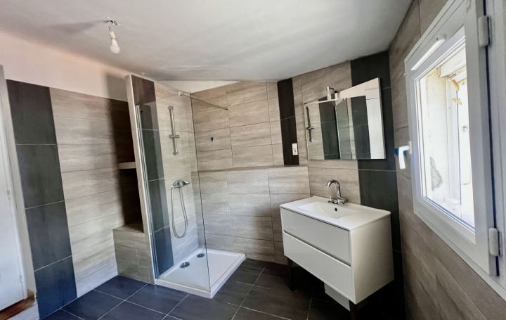 Maison SAINT-GILLES (30800)  111 m2 174 900 € 