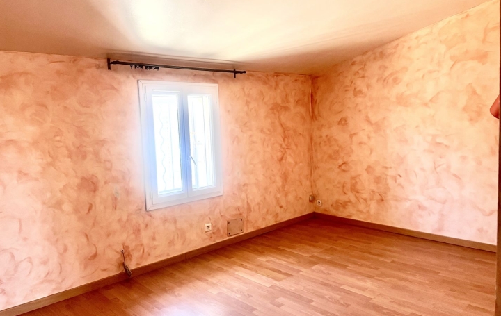 Maison SAINT-GILLES (30800)  111 m2 174 900 € 