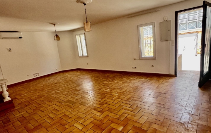 Maison SAINT-GILLES (30800)  111 m2 174 900 € 