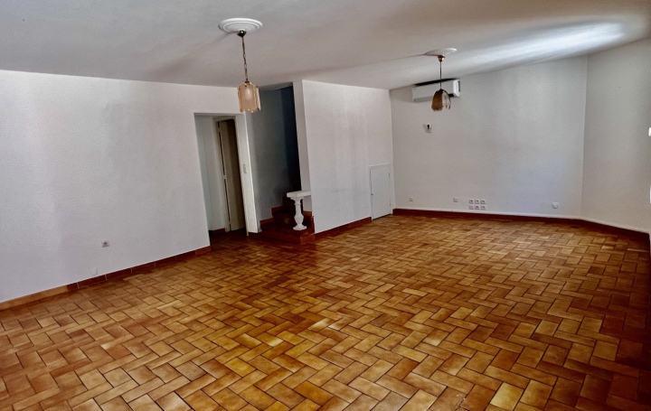Maison SAINT-GILLES (30800)  111 m2 174 900 € 