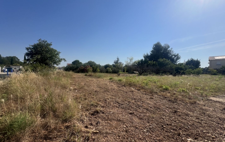 Terrain SAINT-GILLES (30800)  400 m2 132 000 € 