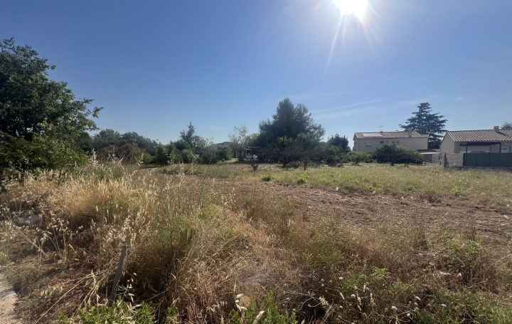 Terrain SAINT-GILLES (30800)  400 m2 132 000 € 