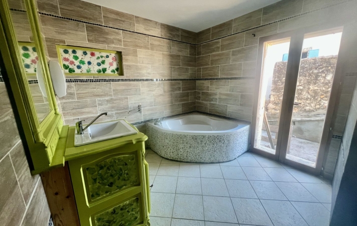 Maison SAINT-GILLES (30800)  93 m2 149 000 € 