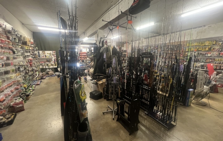 Activité commerciale SAINT-GILLES (30800)  155 m2 95 000 € 