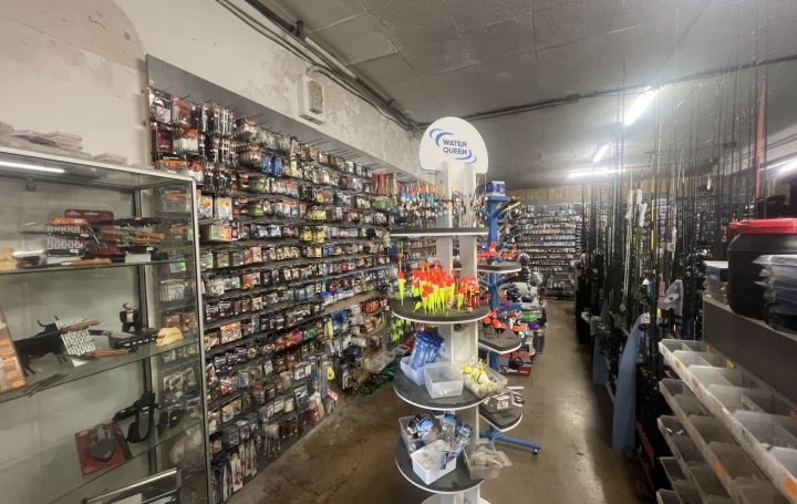 Activité commerciale SAINT-GILLES (30800)  155 m2 95 000 € 