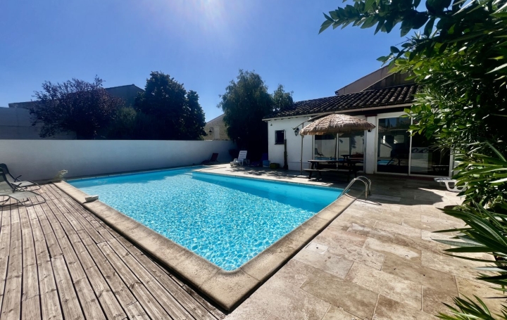 Villa SAINT-GILLES (30800)  180 m2 437 000 € 