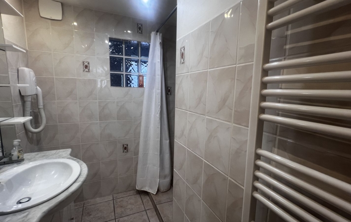 Villa SAINT-GILLES (30800)  180 m2 437 000 € 