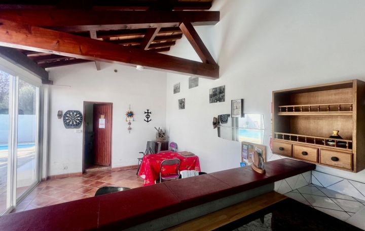 Villa SAINT-GILLES (30800)  180 m2 437 000 € 