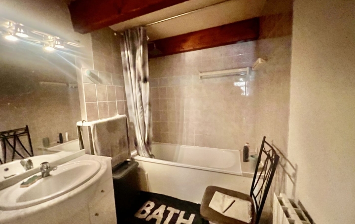 Maison de village SAINT-GILLES (30800)  124 m2 135 000 € 