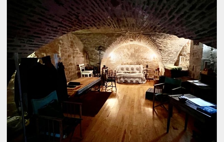 Maison SAINT-GILLES (30800)  91 m2 150 000 € 