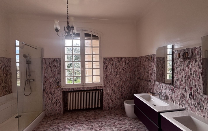 Maison BEAUCAIRE (30300)  277 m2 565 000 € 
