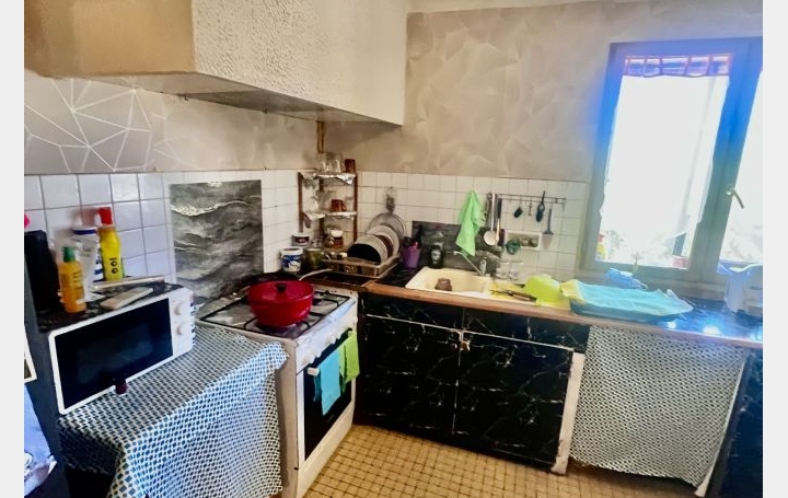 Immeuble SAINT-GILLES (30800)  210 m2 299 000 € 