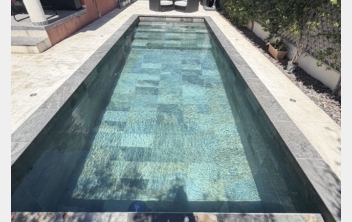 Villa SAINT-GILLES (30800)  132 m2 389 000 € 