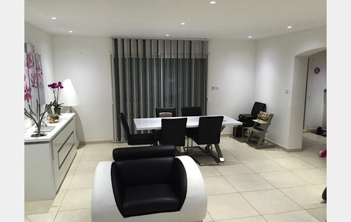 Villa SAINT-GILLES (30800)  132 m2 389 000 € 