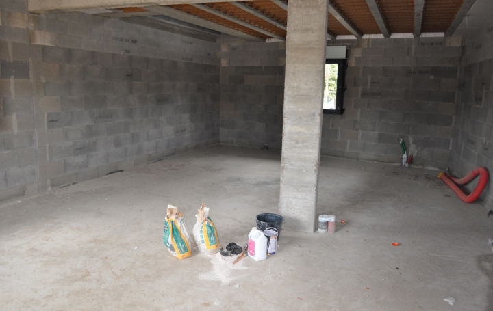 Maison BELLEVILLE-EN-BEAUJOLAIS (69220)  100 m2 229 000 € 